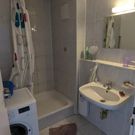 Schoene 4-zimmer In Bis Zu 6 Personen Apartment *